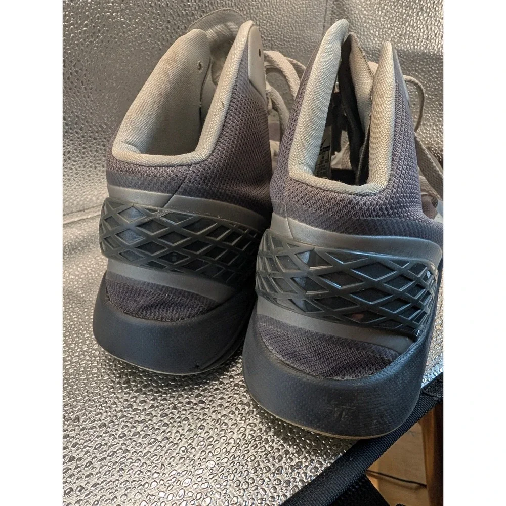 Nike Zoom Hyper Disruptor Mens 12 Grey Charcoal Basketball Shoes 548180-001